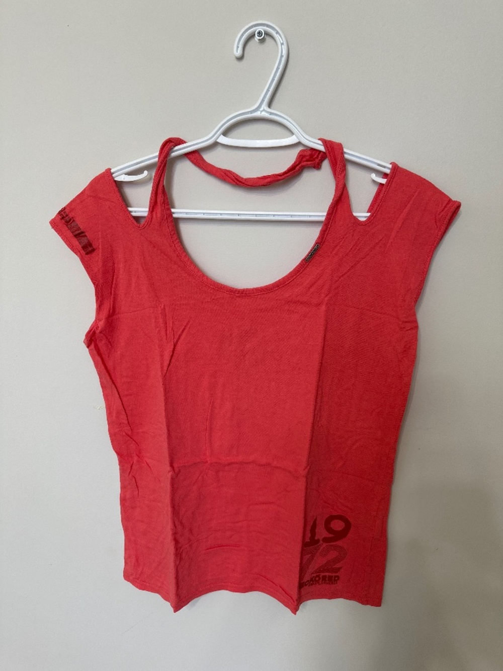 Echo Red - Coral Top